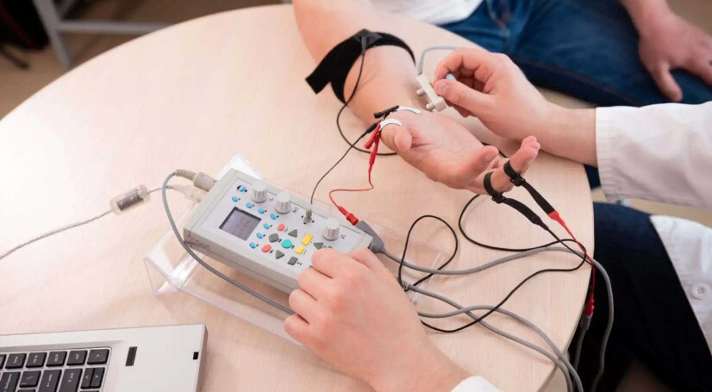 Remote Blood Pressure Monitoring: A Simple (But Complete) Guide Remote Blood Pressure Monitoring: A Simple (But Complete) Guide